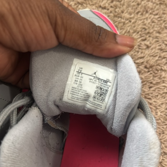 Jordan’s - Picture 3 of 4